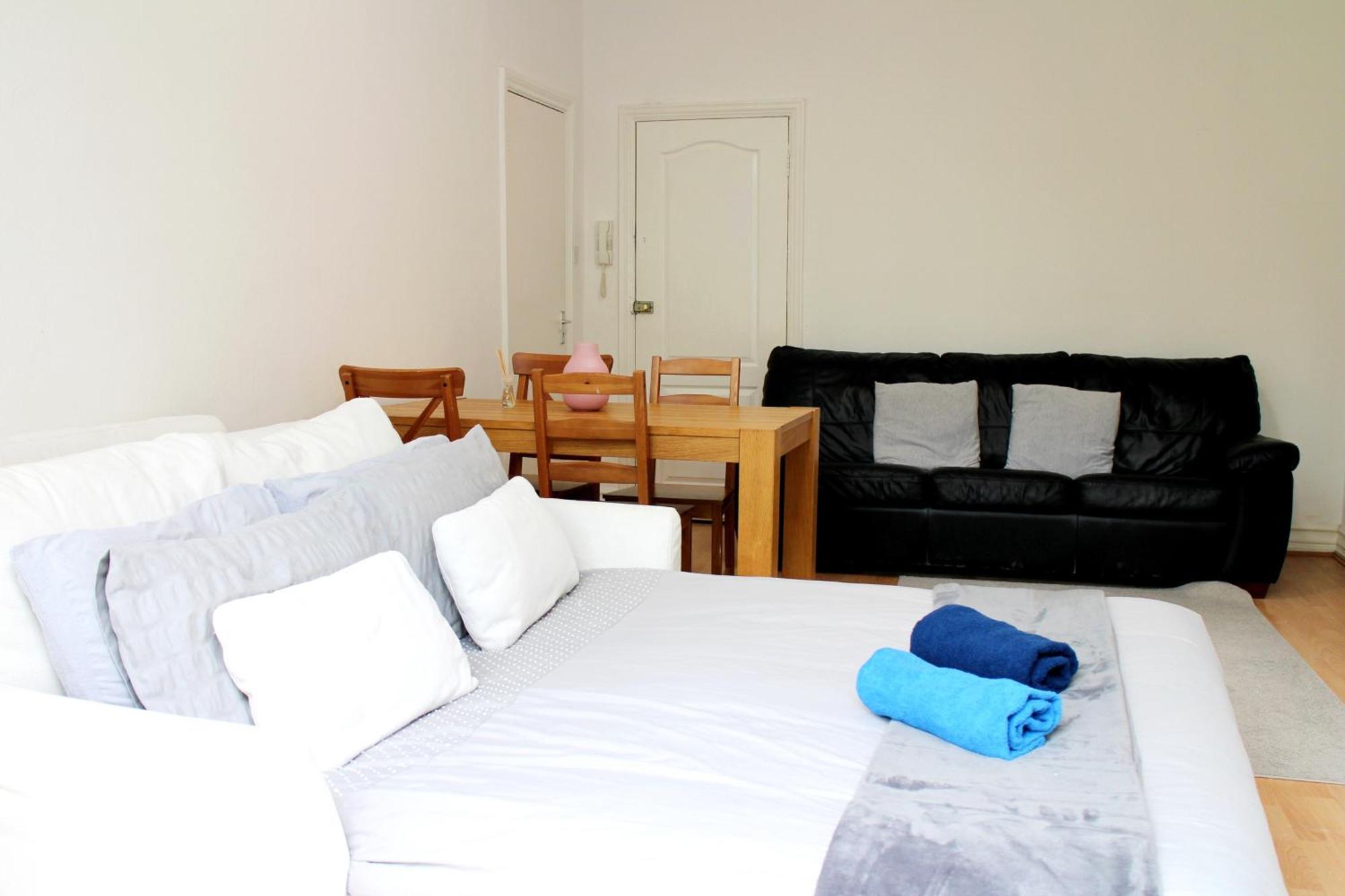 Large Garden Apartment On Golders Green High Road Лондон Екстер'єр фото