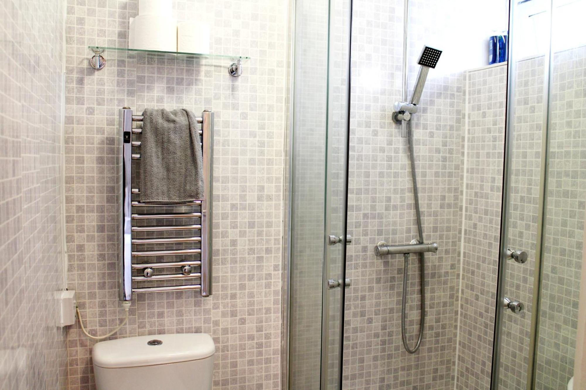 Large Garden Apartment On Golders Green High Road Лондон Екстер'єр фото